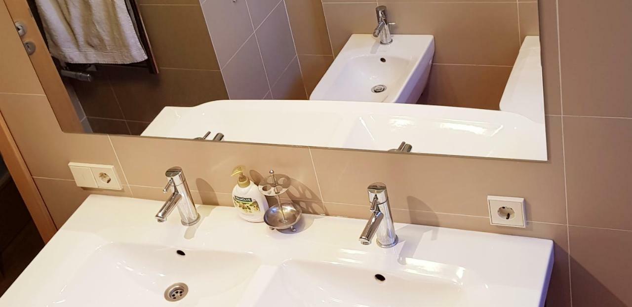Exceptional Uzupis Bridge 3 Bedroom Apartment VNO Exteriör bild